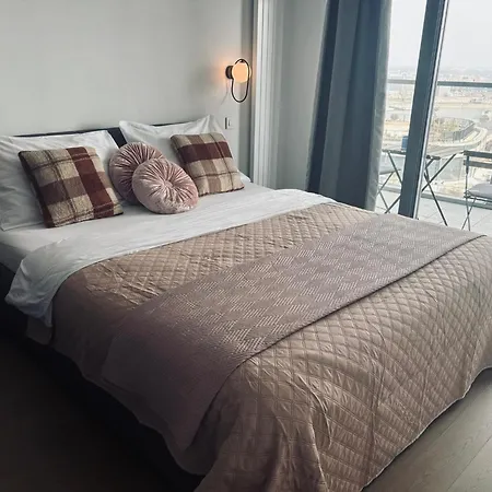 Euroveagreyluxury Apartment Bratislava