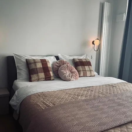 Euroveagreyluxury Apartment *