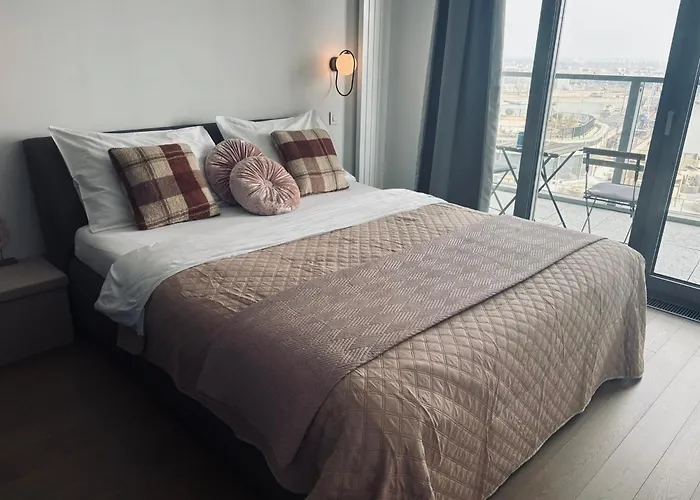 Euroveagreyluxury شقة براتسيلافا