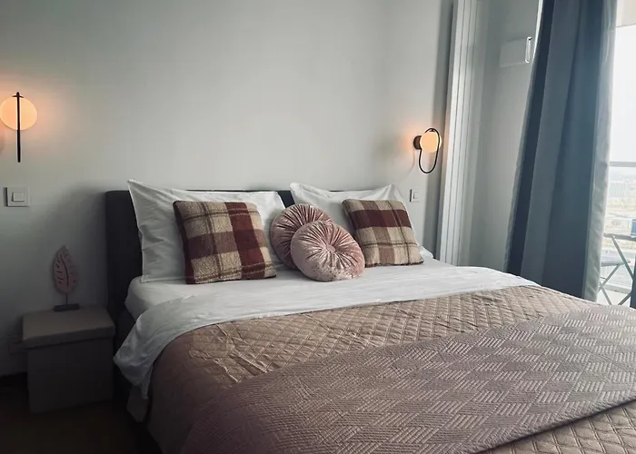 Euroveagreyluxury Apartment *